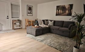 Cozy New Suite In Silver Valley